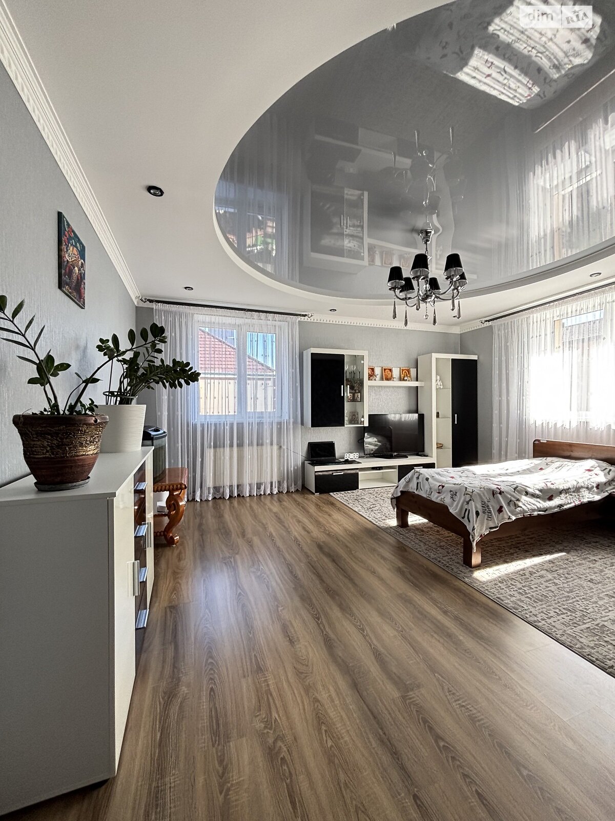 трехэтажный дом с гаражом, 267.8 кв. м, кирпич. Продажа в Белой Кринице фото 1 трехэтажный дом с гаражом, 267.8 кв. м, кирпич. Продажа в Белой Кринице фото 1