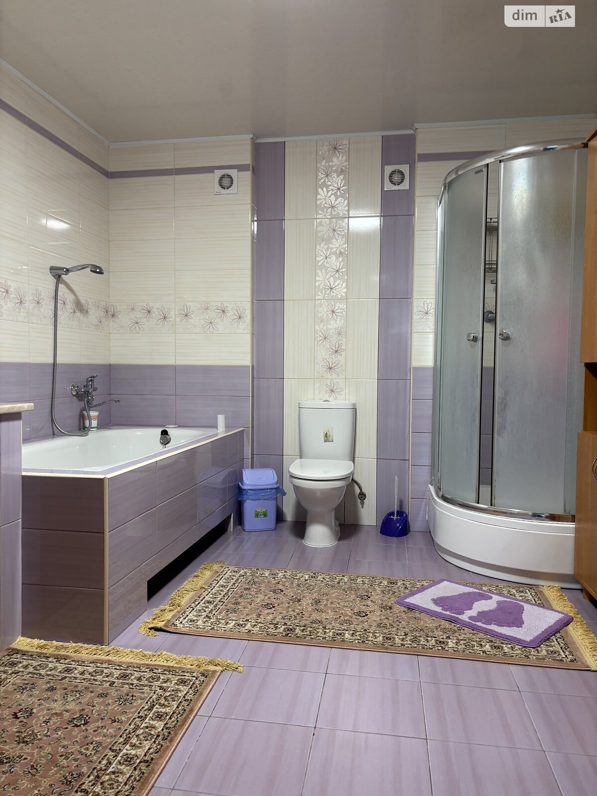 трехэтажный дом с гаражом, 267.8 кв. м, кирпич. Продажа в Белой Кринице фото 1 трехэтажный дом с гаражом, 267.8 кв. м, кирпич. Продажа в Белой Кринице фото 1