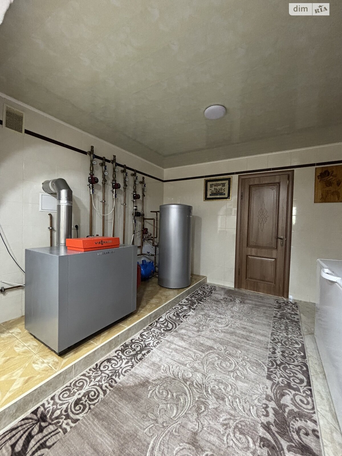 трехэтажный дом с гаражом, 267.8 кв. м, кирпич. Продажа в Белой Кринице фото 1 трехэтажный дом с гаражом, 267.8 кв. м, кирпич. Продажа в Белой Кринице фото 1