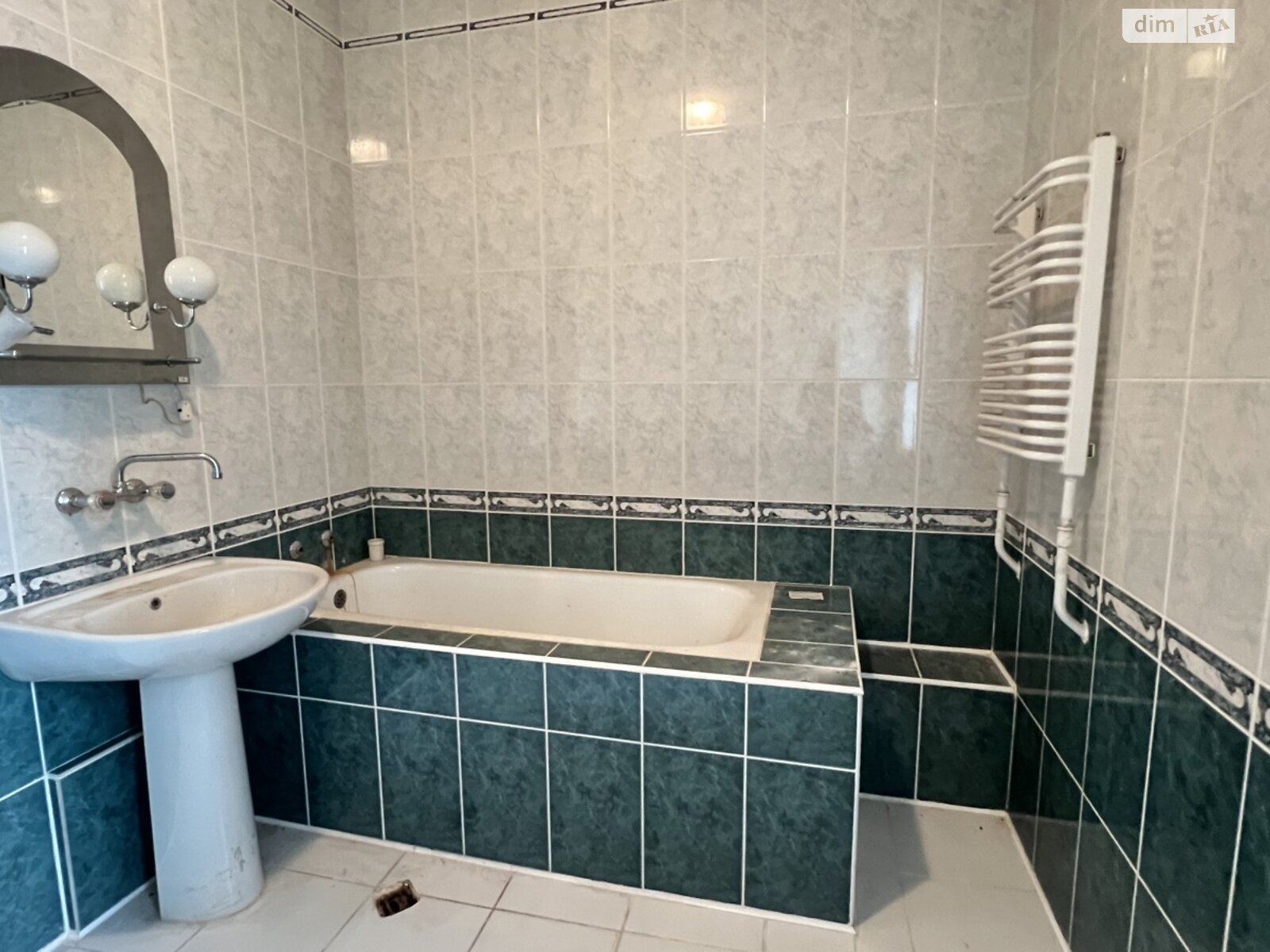 двухэтажный дом, 311.4 кв. м, кирпич. Продажа в Белой Кринице фото 1 двухэтажный дом, 311.4 кв. м, кирпич. Продажа в Белой Кринице фото 1