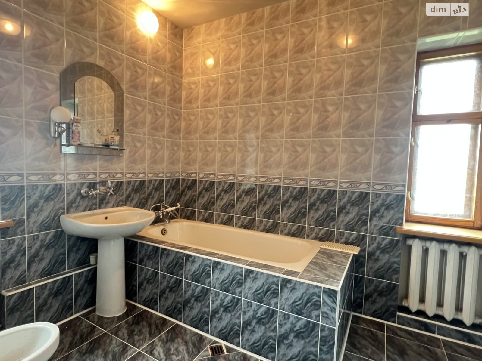 двухэтажный дом, 311.4 кв. м, кирпич. Продажа в Белой Кринице фото 1 двухэтажный дом, 311.4 кв. м, кирпич. Продажа в Белой Кринице фото 1