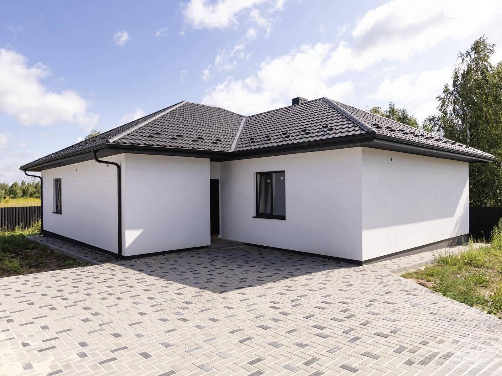 одноэтажный дом, 135.3 кв. м, кирпич. Продажа в Белой Кринице фото 1 одноэтажный дом, 135.3 кв. м, кирпич. Продажа в Белой Кринице фото 1