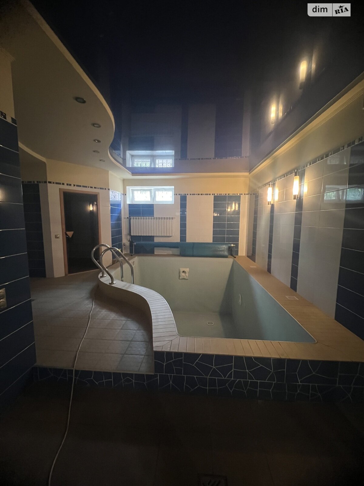 двоповерховий будинок з гаражем, 350 кв. м, кирпич. Продаж в Білій Церкві, район ДНС фото 1 двоповерховий будинок з гаражем, 350 кв. м, кирпич. Продаж в Білій Церкві, район ДНС фото 1