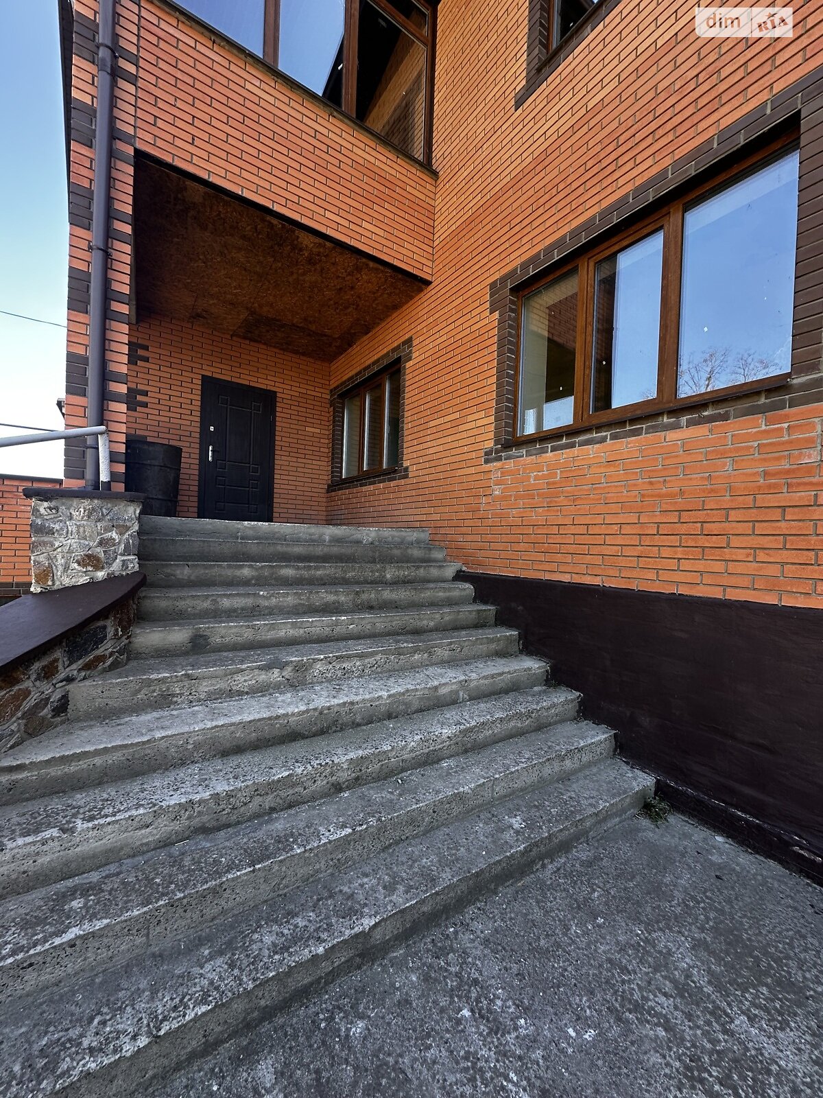 двухэтажный дом с верандой, 260 кв. м, кирпич. Продажа в Белой Церкви район Таращанский фото 1 двухэтажный дом с верандой, 260 кв. м, кирпич. Продажа в Белой Церкви район Таращанский фото 1