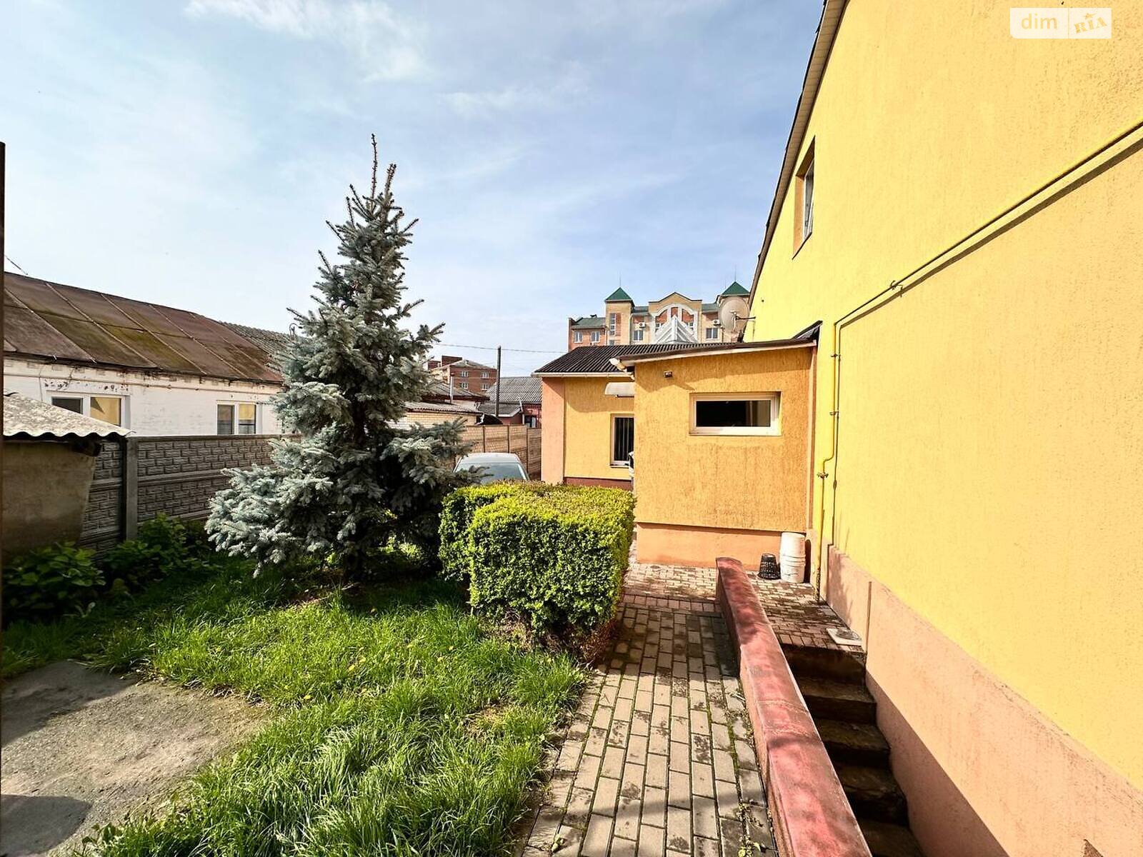 двухэтажный дом с отоплением, 278.1 кв. м, кирпич. Продажа в Белой Церкви район Центр фото 1