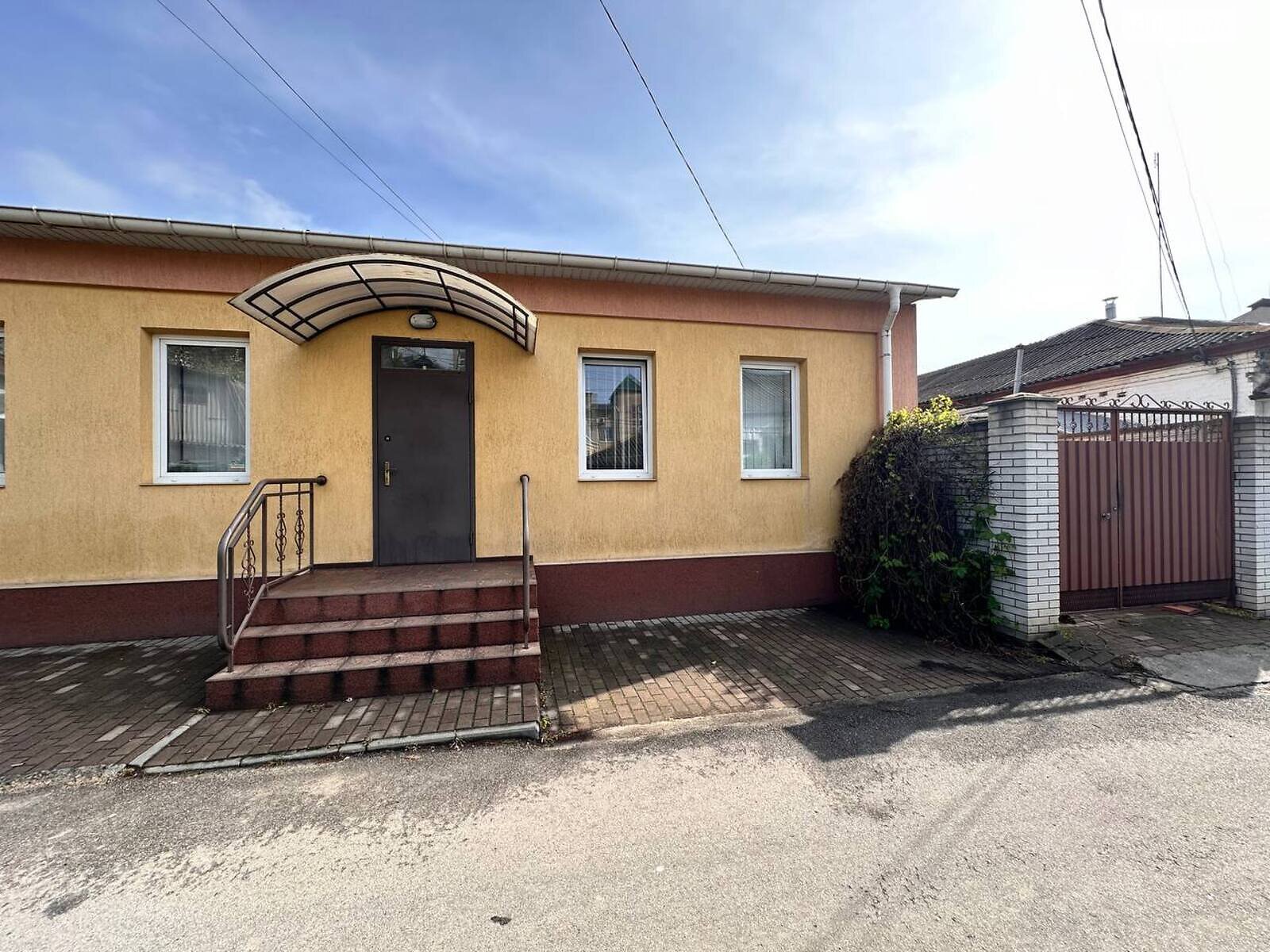 двухэтажный дом с отоплением, 278.1 кв. м, кирпич. Продажа в Белой Церкви район Центр фото 1