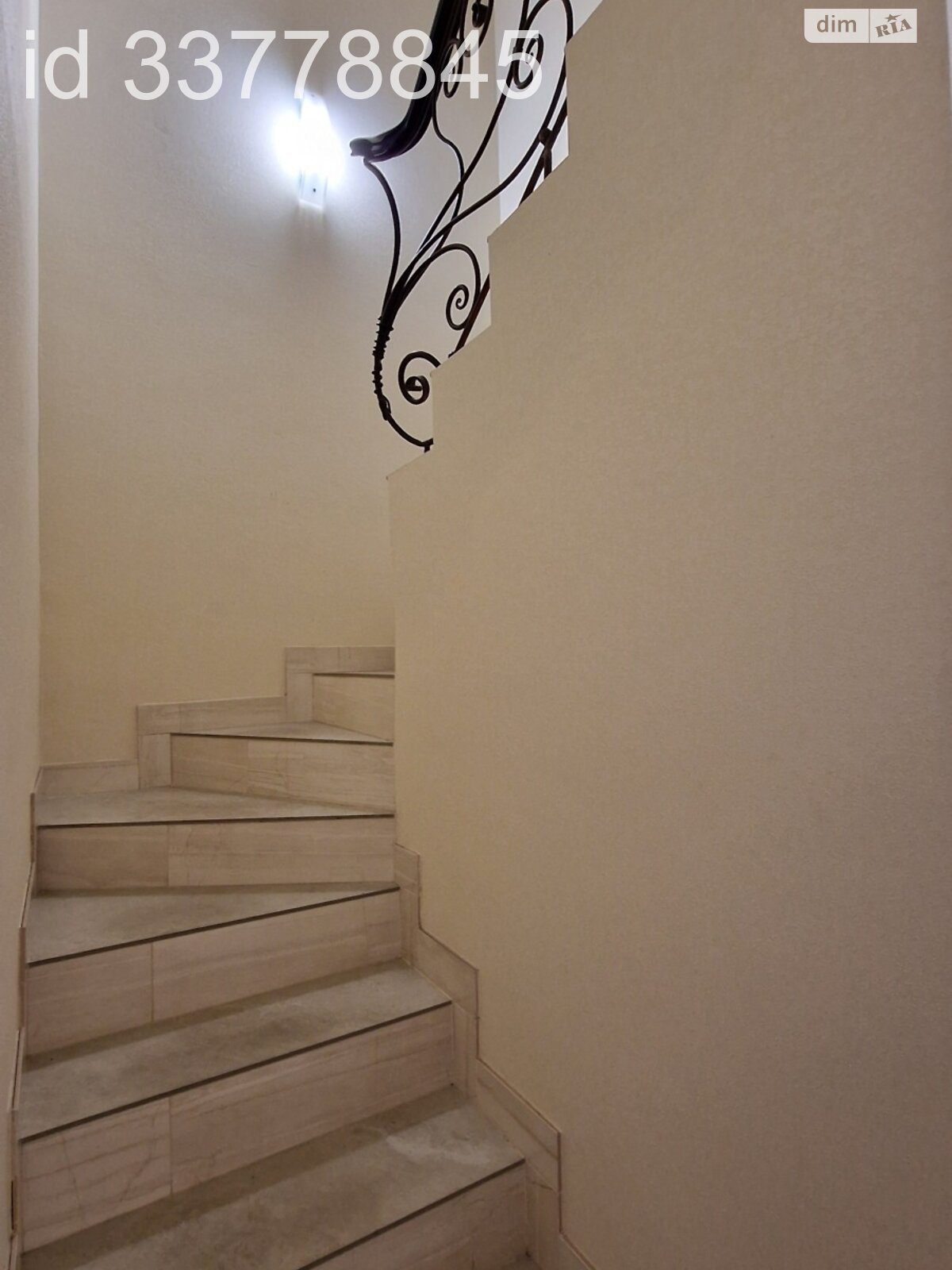 двухэтажный дом с отоплением, 90 кв. м, кирпич. Продажа в Белой Церкви район Центр фото 1