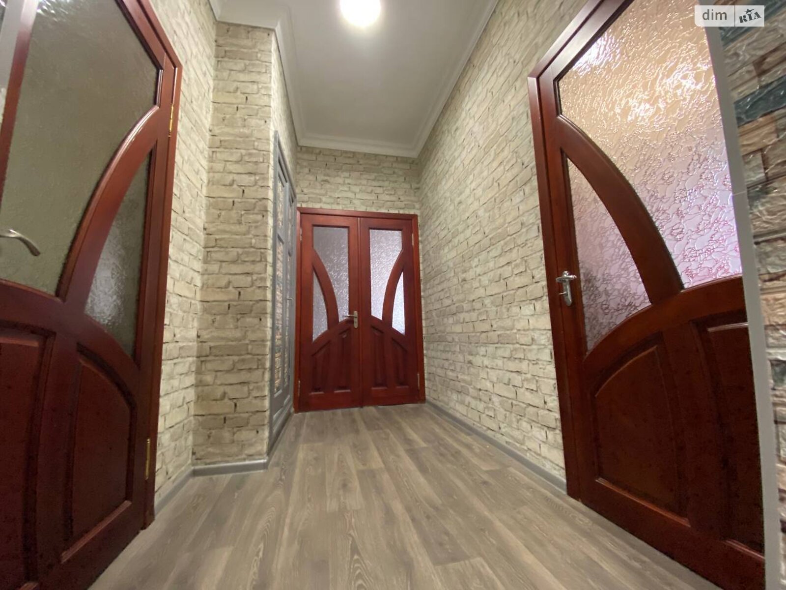 одноэтажный дом с верандой, 80 кв. м, кирпич. Продажа в Белой Церкви район Вокзальная фото 1 одноэтажный дом с верандой, 80 кв. м, кирпич. Продажа в Белой Церкви район Вокзальная фото 1