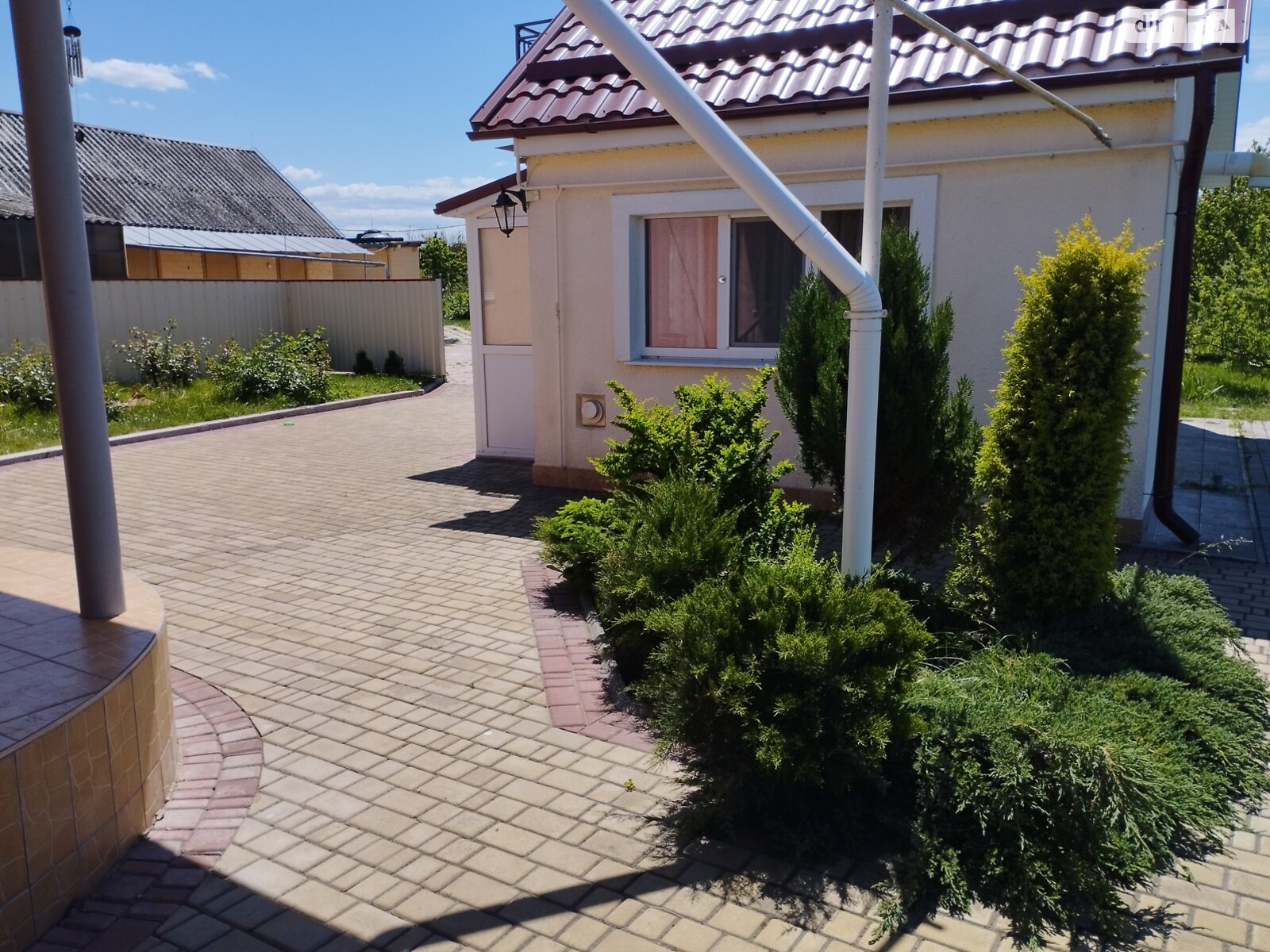 одноэтажный дом с гаражом, 92.6 кв. м, кирпич. Продажа в Белецковке фото 1 одноэтажный дом с гаражом, 92.6 кв. м, кирпич. Продажа в Белецковке фото 1