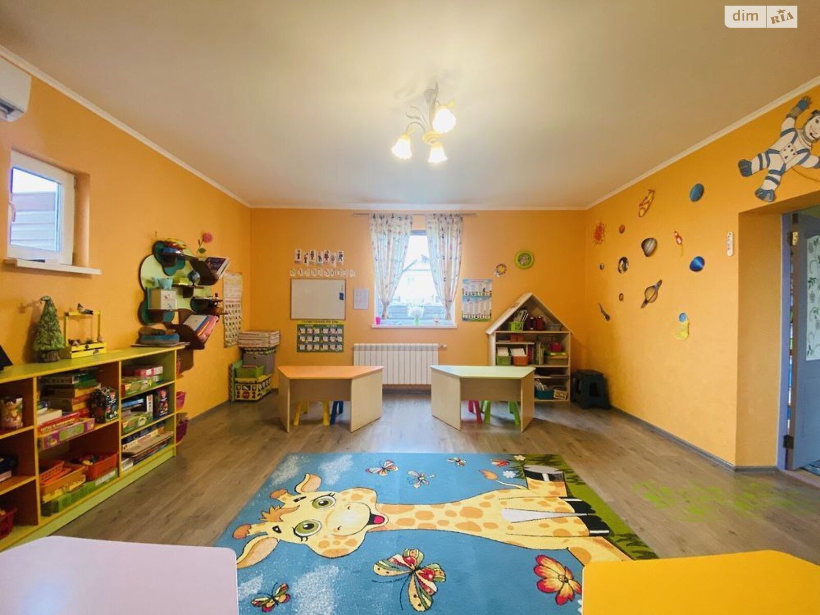 двухэтажный дом с отоплением, 257.4 кв. м, дерево и кирпич. Продажа в Белогородке фото 1 двухэтажный дом с отоплением, 257.4 кв. м, дерево и кирпич. Продажа в Белогородке фото 1