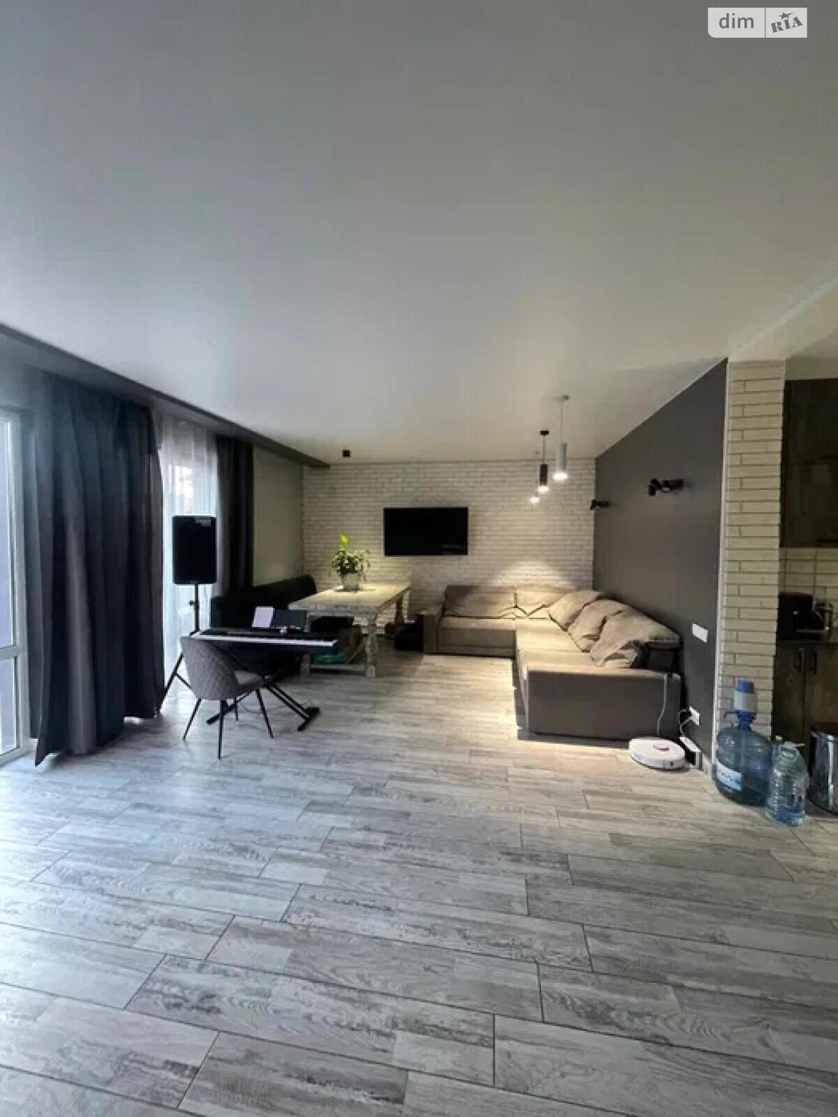 трехэтажный дом, 180 кв. м, кирпич. Продажа в Белогородке фото 1 трехэтажный дом, 180 кв. м, кирпич. Продажа в Белогородке фото 1