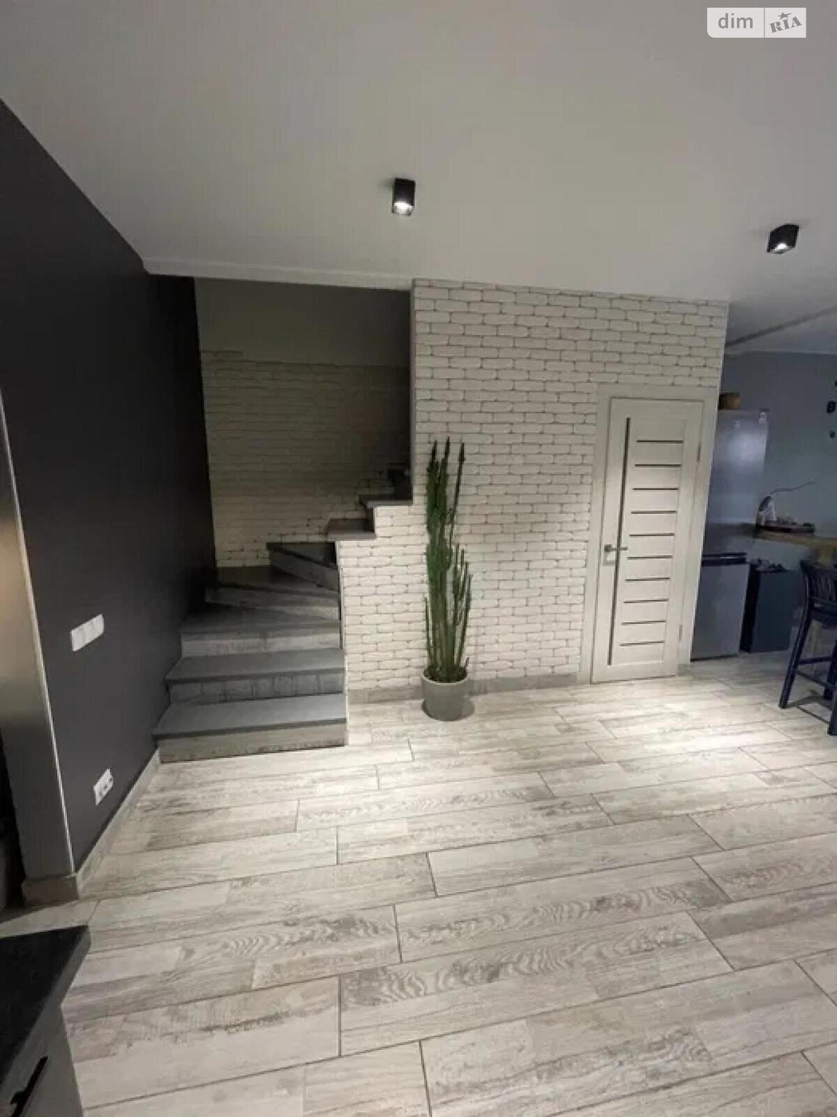 трехэтажный дом, 180 кв. м, кирпич. Продажа в Белогородке фото 1 трехэтажный дом, 180 кв. м, кирпич. Продажа в Белогородке фото 1