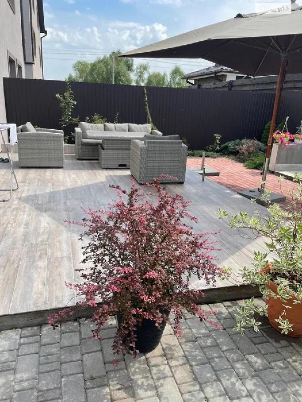 трехэтажный дом, 180 кв. м, кирпич. Продажа в Белогородке фото 1 трехэтажный дом, 180 кв. м, кирпич. Продажа в Белогородке фото 1