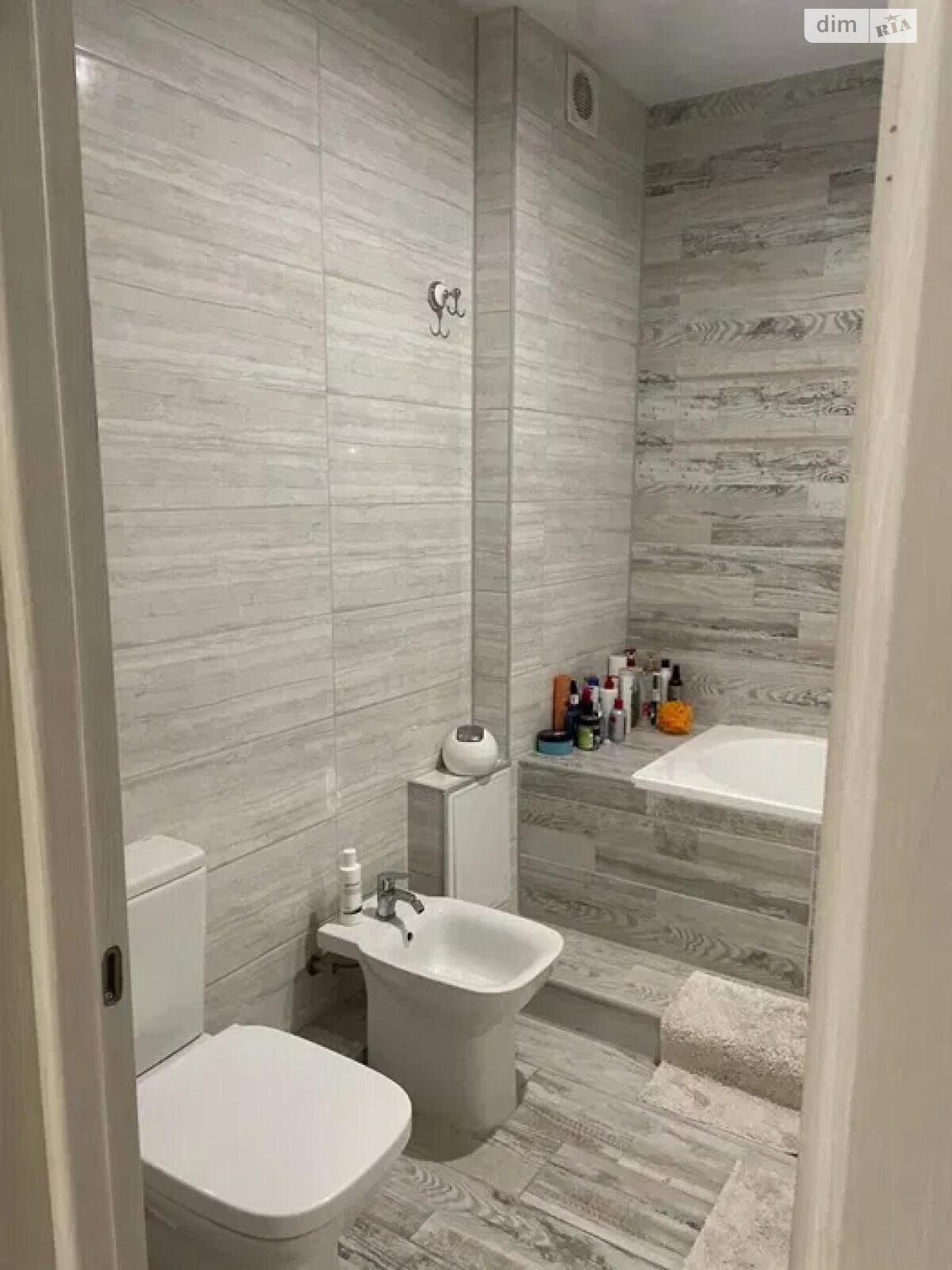 трехэтажный дом, 180 кв. м, кирпич. Продажа в Белогородке фото 1 трехэтажный дом, 180 кв. м, кирпич. Продажа в Белогородке фото 1