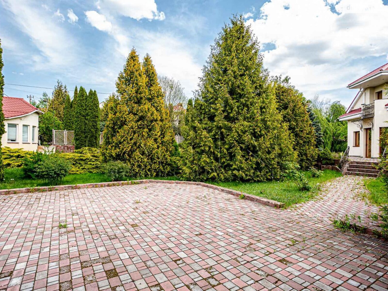 двухэтажный дом с верандой, 231.1 кв. м, кирпич. Продажа в Белогородке фото 1 двухэтажный дом с верандой, 231.1 кв. м, кирпич. Продажа в Белогородке фото 1