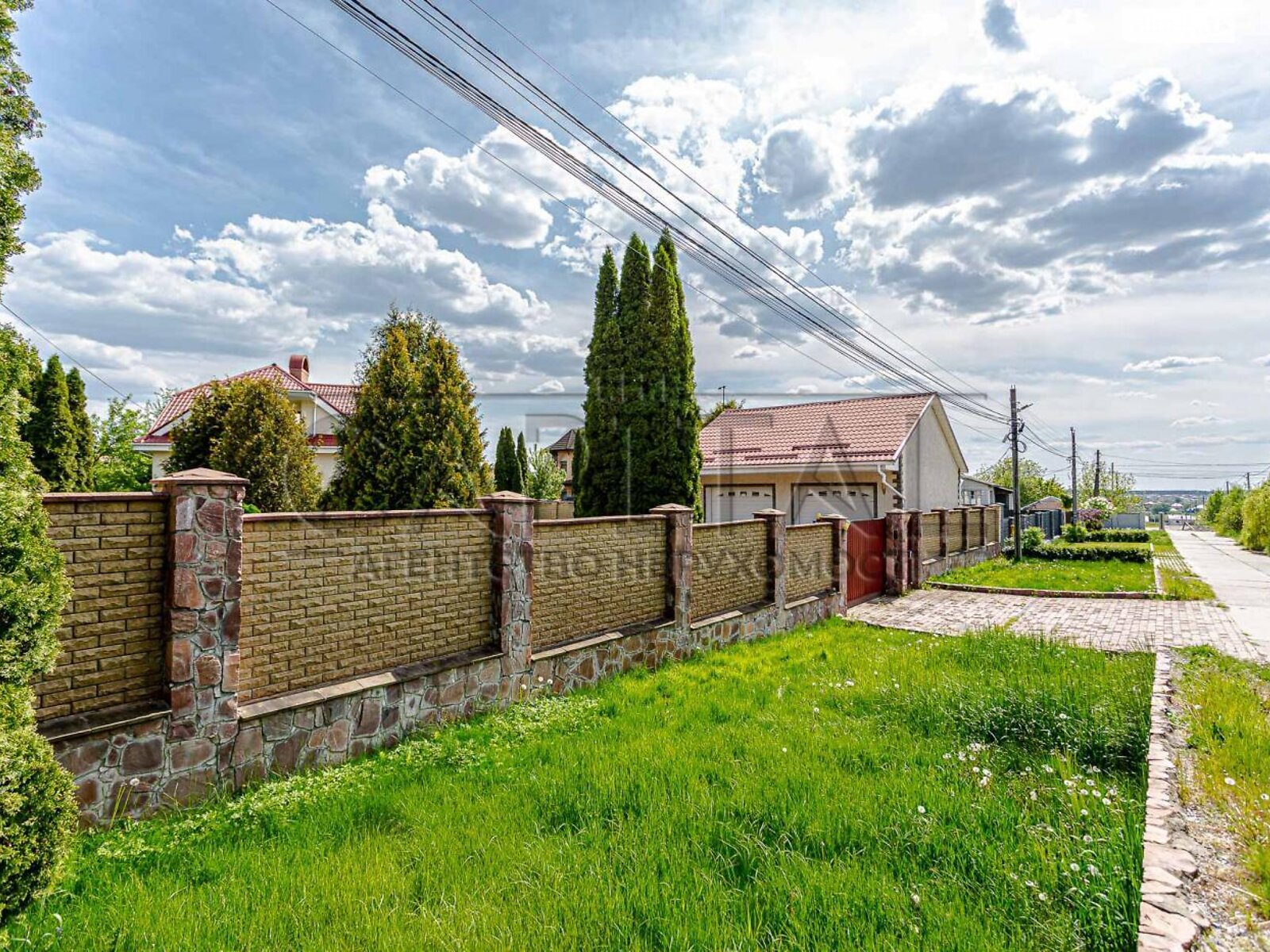 двухэтажный дом с верандой, 231.1 кв. м, кирпич. Продажа в Белогородке фото 1 двухэтажный дом с верандой, 231.1 кв. м, кирпич. Продажа в Белогородке фото 1