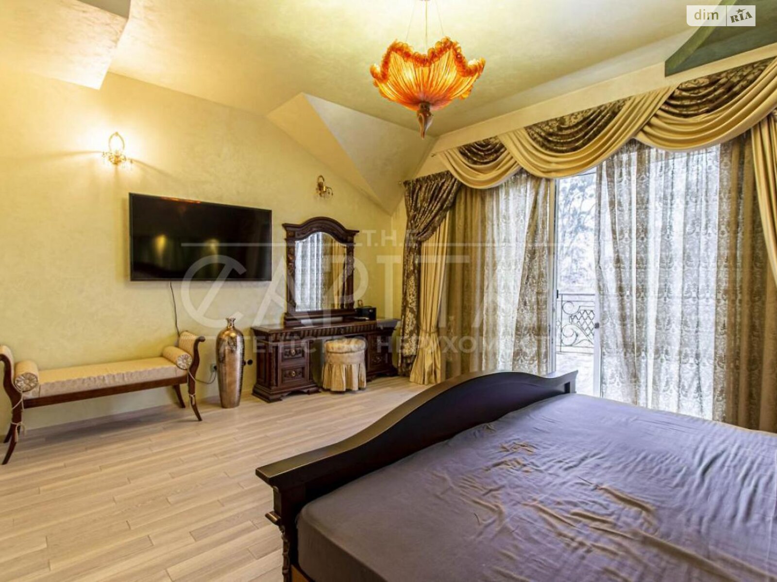 двухэтажный дом с балконом, 207.2 кв. м, кирпич. Продажа в Белогородке фото 1 двухэтажный дом с балконом, 207.2 кв. м, кирпич. Продажа в Белогородке фото 1