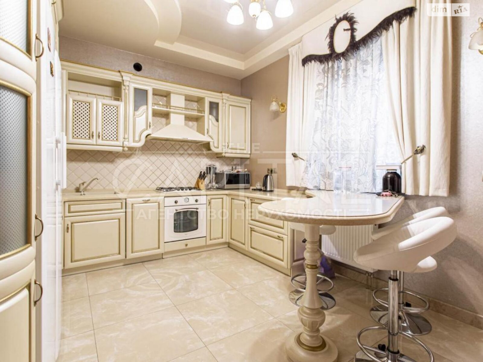 двухэтажный дом с балконом, 207.2 кв. м, кирпич. Продажа в Белогородке фото 1 двухэтажный дом с балконом, 207.2 кв. м, кирпич. Продажа в Белогородке фото 1