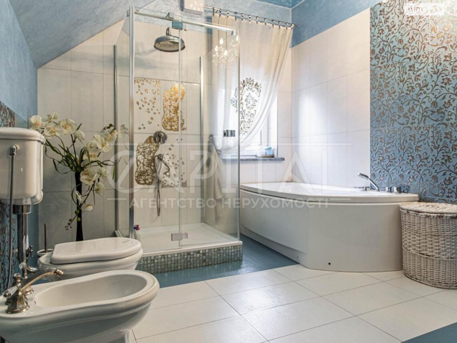 двухэтажный дом с балконом, 207.2 кв. м, кирпич. Продажа в Белогородке фото 1 двухэтажный дом с балконом, 207.2 кв. м, кирпич. Продажа в Белогородке фото 1