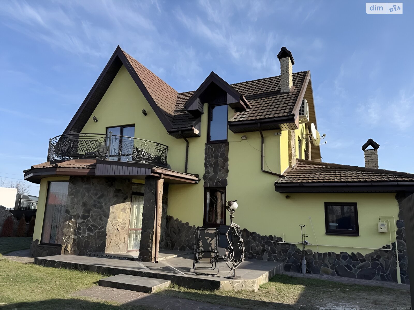 двухэтажный дом с балконом, 207.2 кв. м, кирпич. Продажа в Белогородке фото 1 двухэтажный дом с балконом, 207.2 кв. м, кирпич. Продажа в Белогородке фото 1