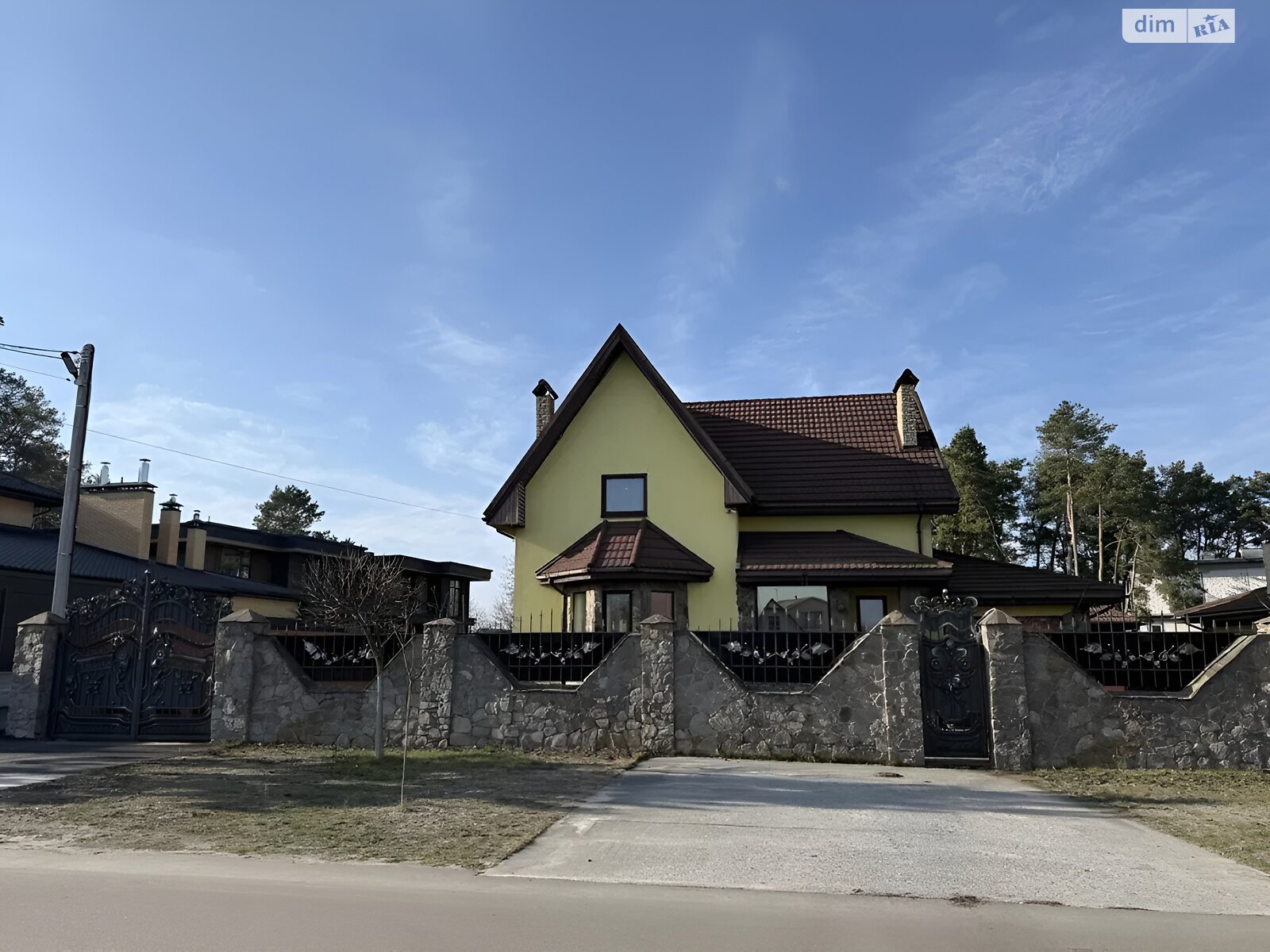 двухэтажный дом с балконом, 207.2 кв. м, кирпич. Продажа в Белогородке фото 1 двухэтажный дом с балконом, 207.2 кв. м, кирпич. Продажа в Белогородке фото 1
