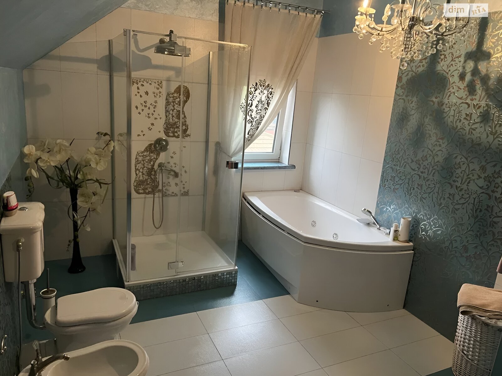двухэтажный дом с балконом, 207.2 кв. м, кирпич. Продажа в Белогородке фото 1 двухэтажный дом с балконом, 207.2 кв. м, кирпич. Продажа в Белогородке фото 1