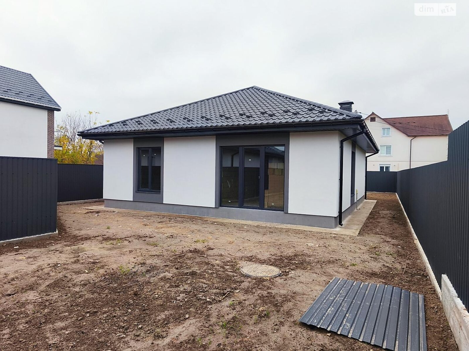 одноэтажный дом с отоплением, 100 кв. м, керамический блок. Продажа в Белогородке фото 1 одноэтажный дом с отоплением, 100 кв. м, керамический блок. Продажа в Белогородке фото 1