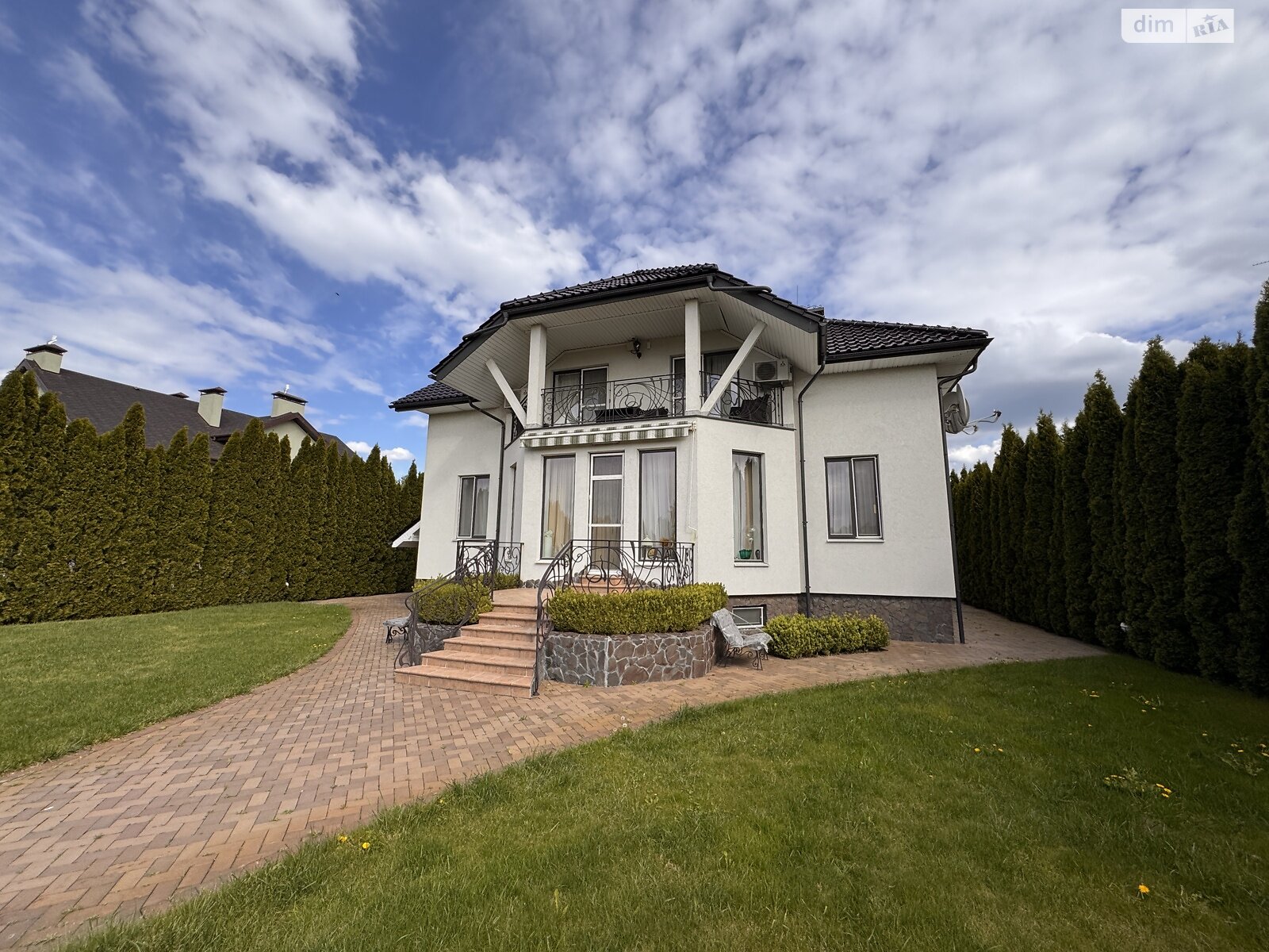 двухэтажный дом с верандой, 490 кв. м, кирпич. Продажа в Белогородке фото 1 двухэтажный дом с верандой, 490 кв. м, кирпич. Продажа в Белогородке фото 1