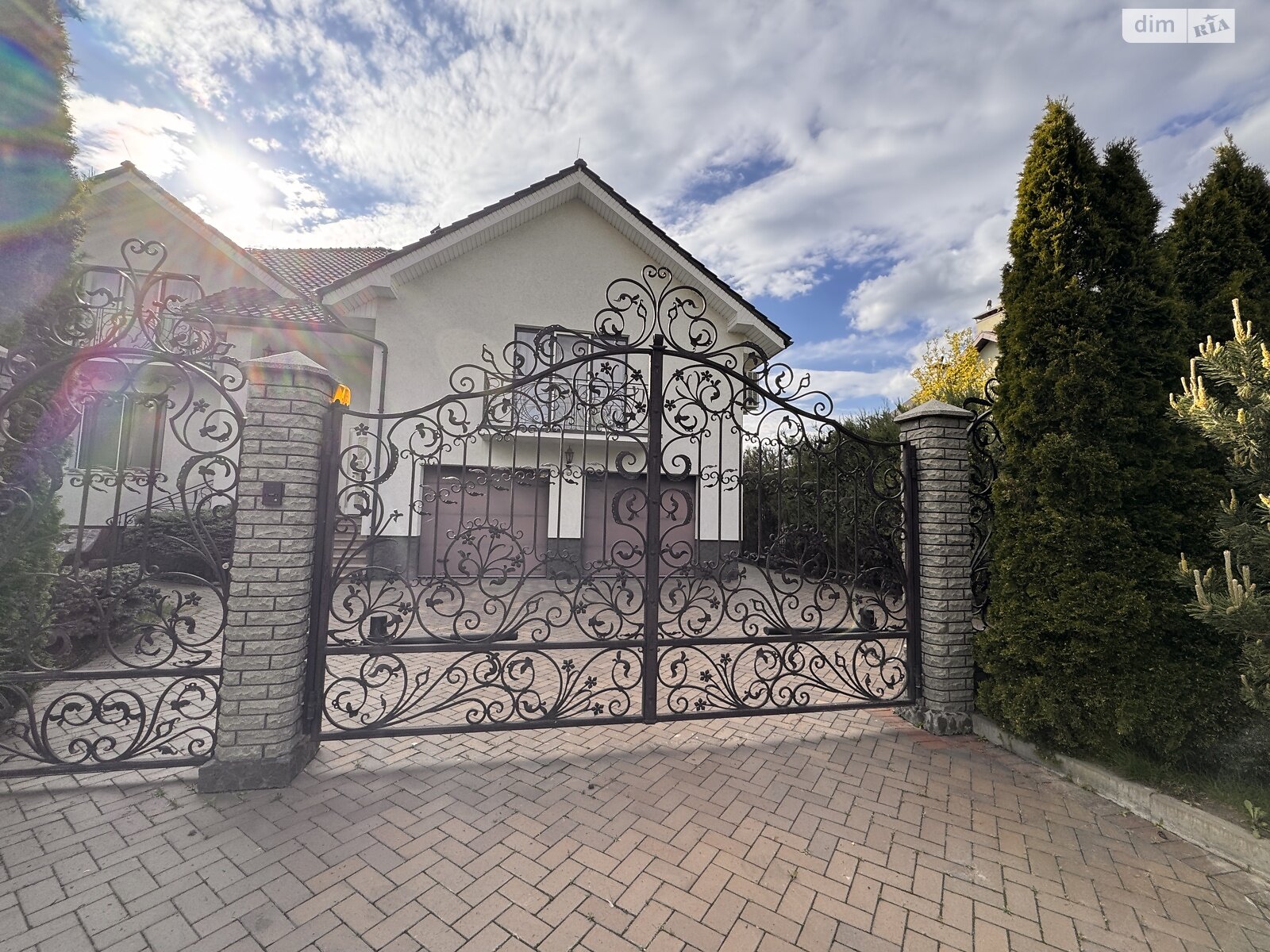 двухэтажный дом с верандой, 490 кв. м, кирпич. Продажа в Белогородке фото 1 двухэтажный дом с верандой, 490 кв. м, кирпич. Продажа в Белогородке фото 1