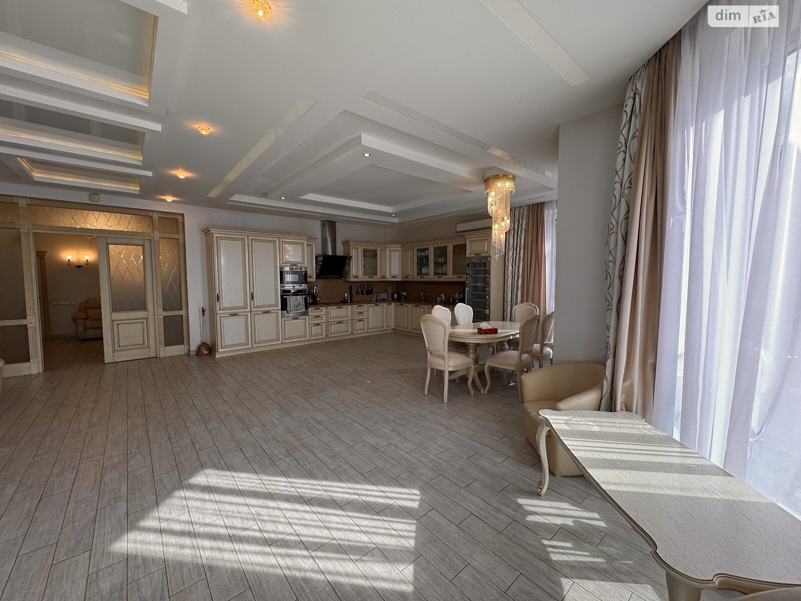 двухэтажный дом с верандой, 490 кв. м, кирпич. Продажа в Белогородке фото 1 двухэтажный дом с верандой, 490 кв. м, кирпич. Продажа в Белогородке фото 1