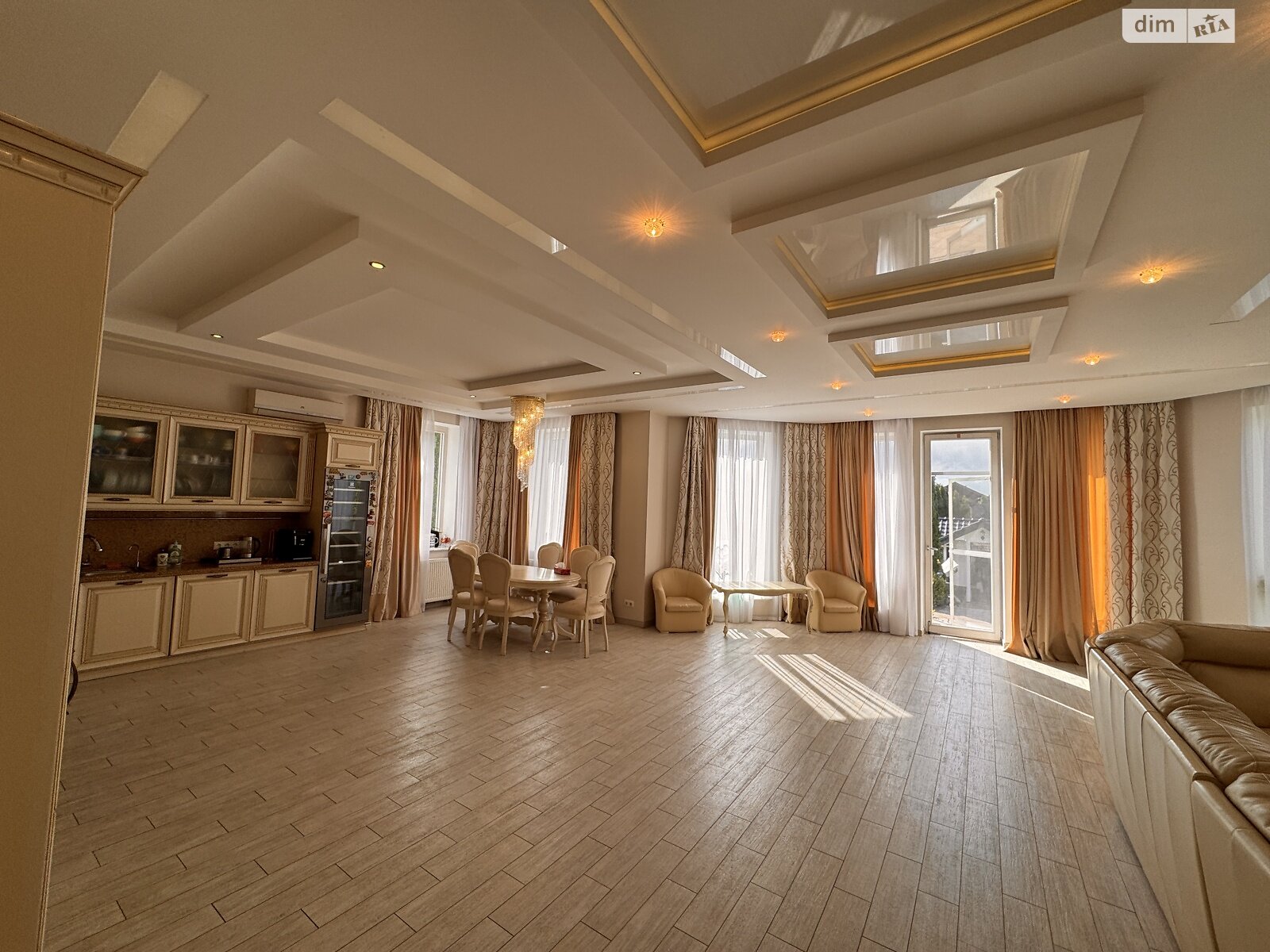 двухэтажный дом с верандой, 490 кв. м, кирпич. Продажа в Белогородке фото 1 двухэтажный дом с верандой, 490 кв. м, кирпич. Продажа в Белогородке фото 1