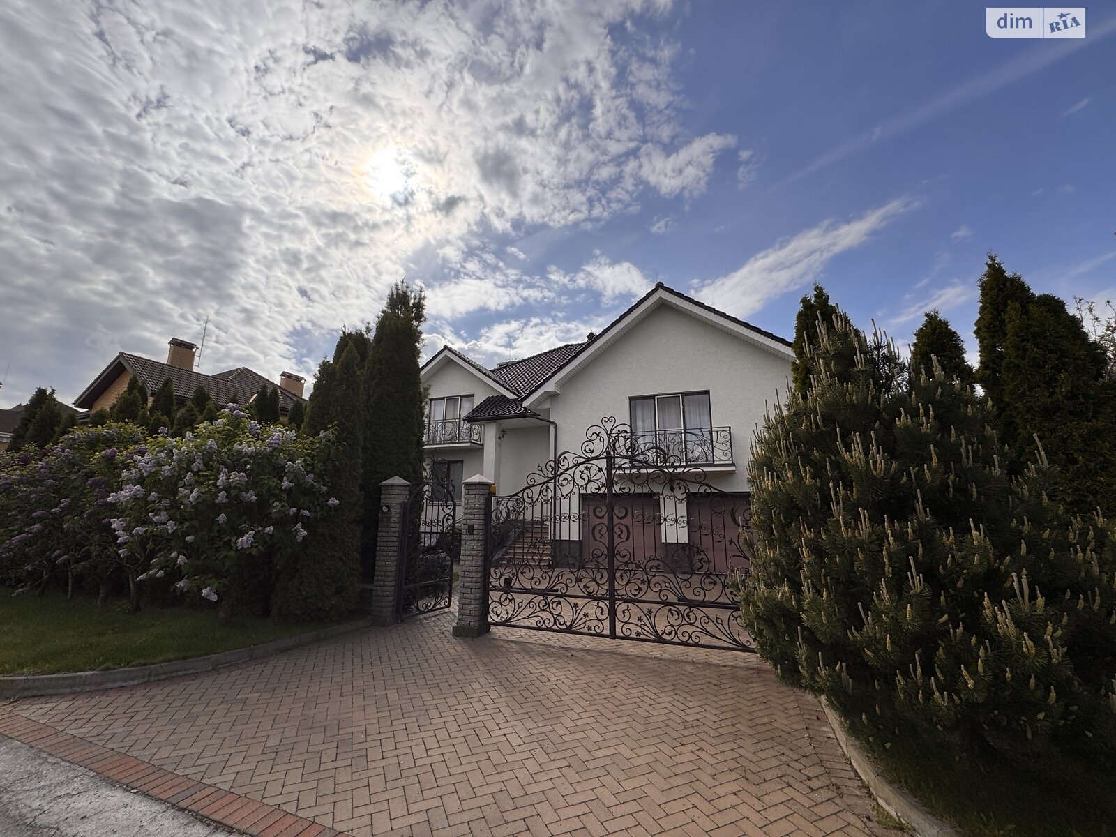 двухэтажный дом с верандой, 490 кв. м, кирпич. Продажа в Белогородке фото 1 двухэтажный дом с верандой, 490 кв. м, кирпич. Продажа в Белогородке фото 1