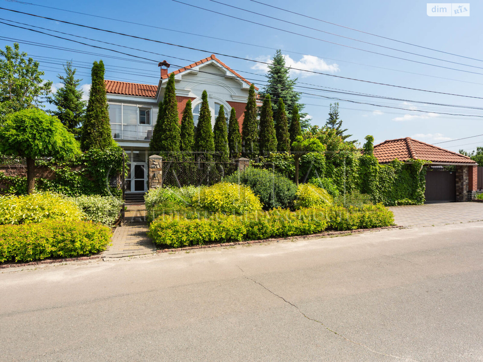 двухэтажный дом с верандой, 229.4 кв. м, кирпич. Продажа в Белогородке фото 1 двухэтажный дом с верандой, 229.4 кв. м, кирпич. Продажа в Белогородке фото 1