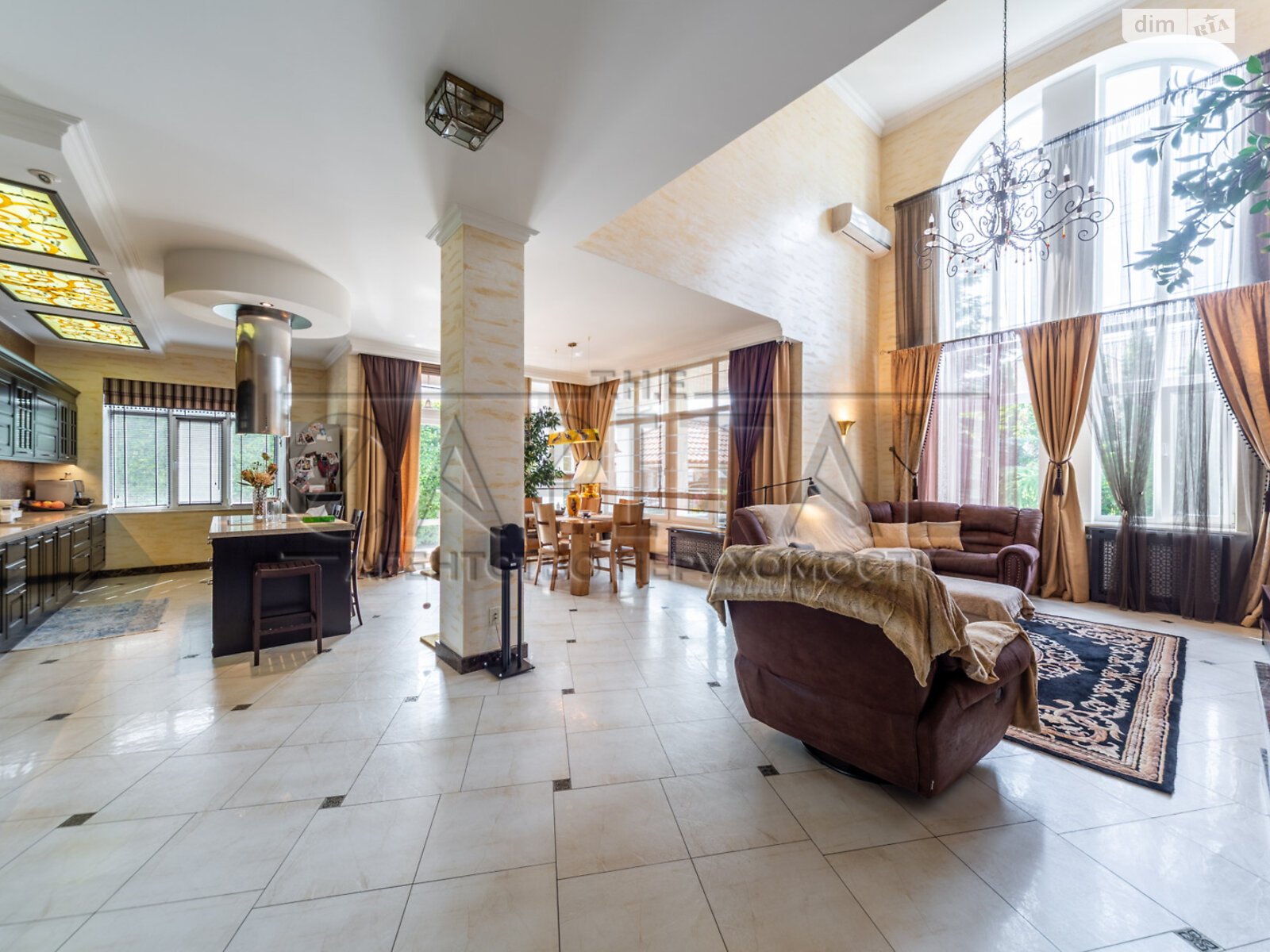 двухэтажный дом с верандой, 229.4 кв. м, кирпич. Продажа в Белогородке фото 1 двухэтажный дом с верандой, 229.4 кв. м, кирпич. Продажа в Белогородке фото 1