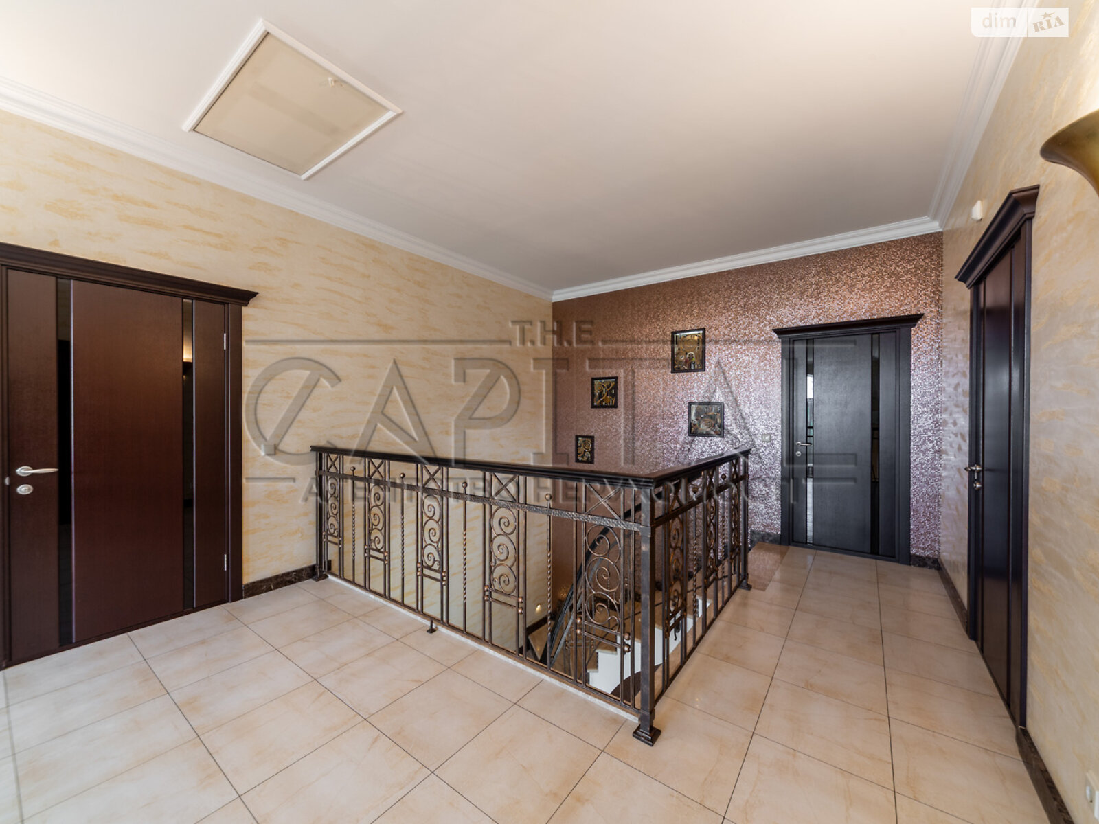 двухэтажный дом с верандой, 229.4 кв. м, кирпич. Продажа в Белогородке фото 1 двухэтажный дом с верандой, 229.4 кв. м, кирпич. Продажа в Белогородке фото 1