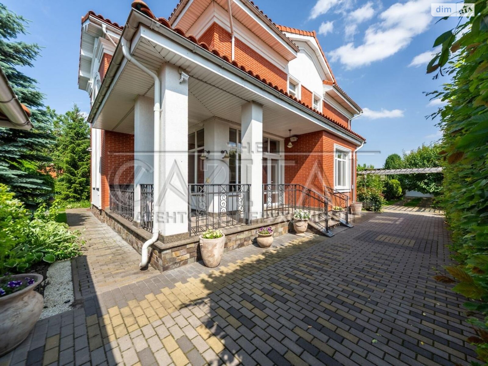 двухэтажный дом с гаражом, 229.4 кв. м, кирпич. Продажа в Белогородке фото 1 двухэтажный дом с гаражом, 229.4 кв. м, кирпич. Продажа в Белогородке фото 1