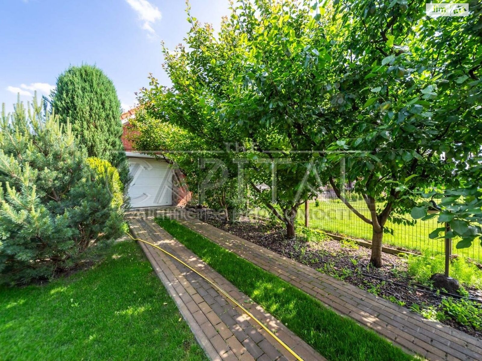 двухэтажный дом с гаражом, 229.4 кв. м, кирпич. Продажа в Белогородке фото 1 двухэтажный дом с гаражом, 229.4 кв. м, кирпич. Продажа в Белогородке фото 1