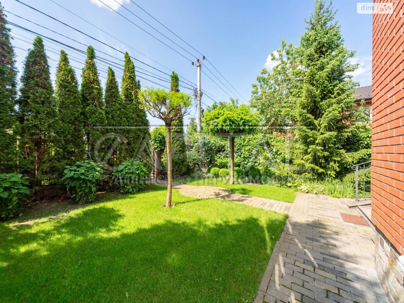 двухэтажный дом с гаражом, 229.4 кв. м, кирпич. Продажа в Белогородке фото 1 двухэтажный дом с гаражом, 229.4 кв. м, кирпич. Продажа в Белогородке фото 1