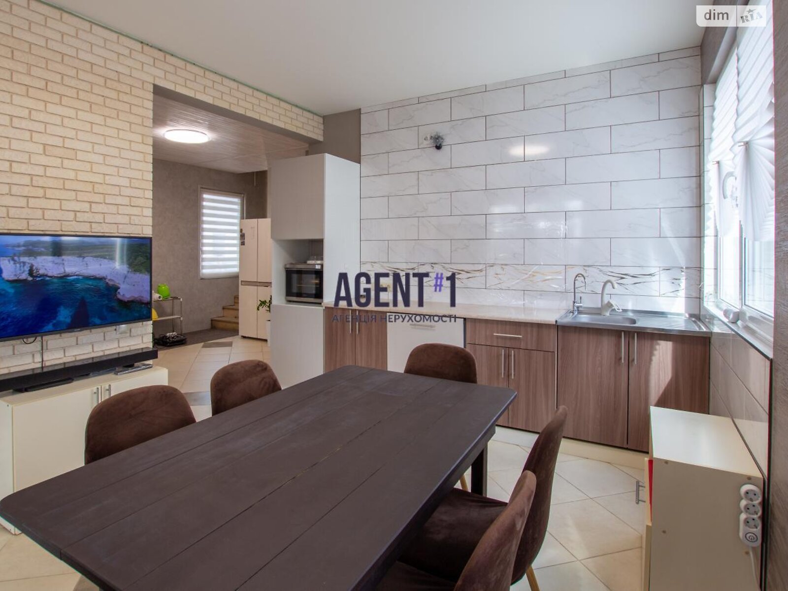 двоповерховий будинок з балконом, 97.3 кв. м, цегла. Продаж у Білогородці фото 1 двоповерховий будинок з балконом, 97.3 кв. м, цегла. Продаж у Білогородці фото 1