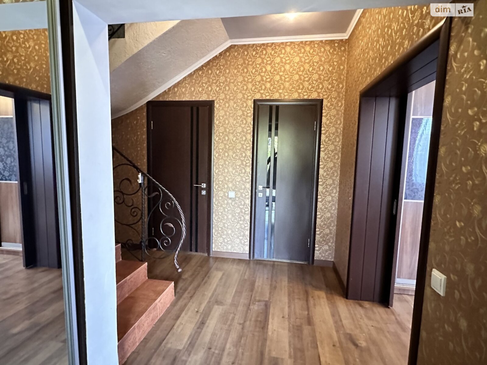 двухэтажный дом с ремонтом, 250 кв. м, кирпич. Продажа в Белогородке фото 1 двухэтажный дом с ремонтом, 250 кв. м, кирпич. Продажа в Белогородке фото 1