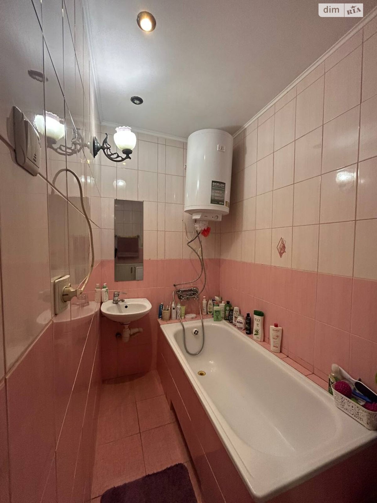 двухэтажный дом с ремонтом, 238 кв. м, кирпич. Продажа в Белокринице фото 1 двухэтажный дом с ремонтом, 238 кв. м, кирпич. Продажа в Белокринице фото 1