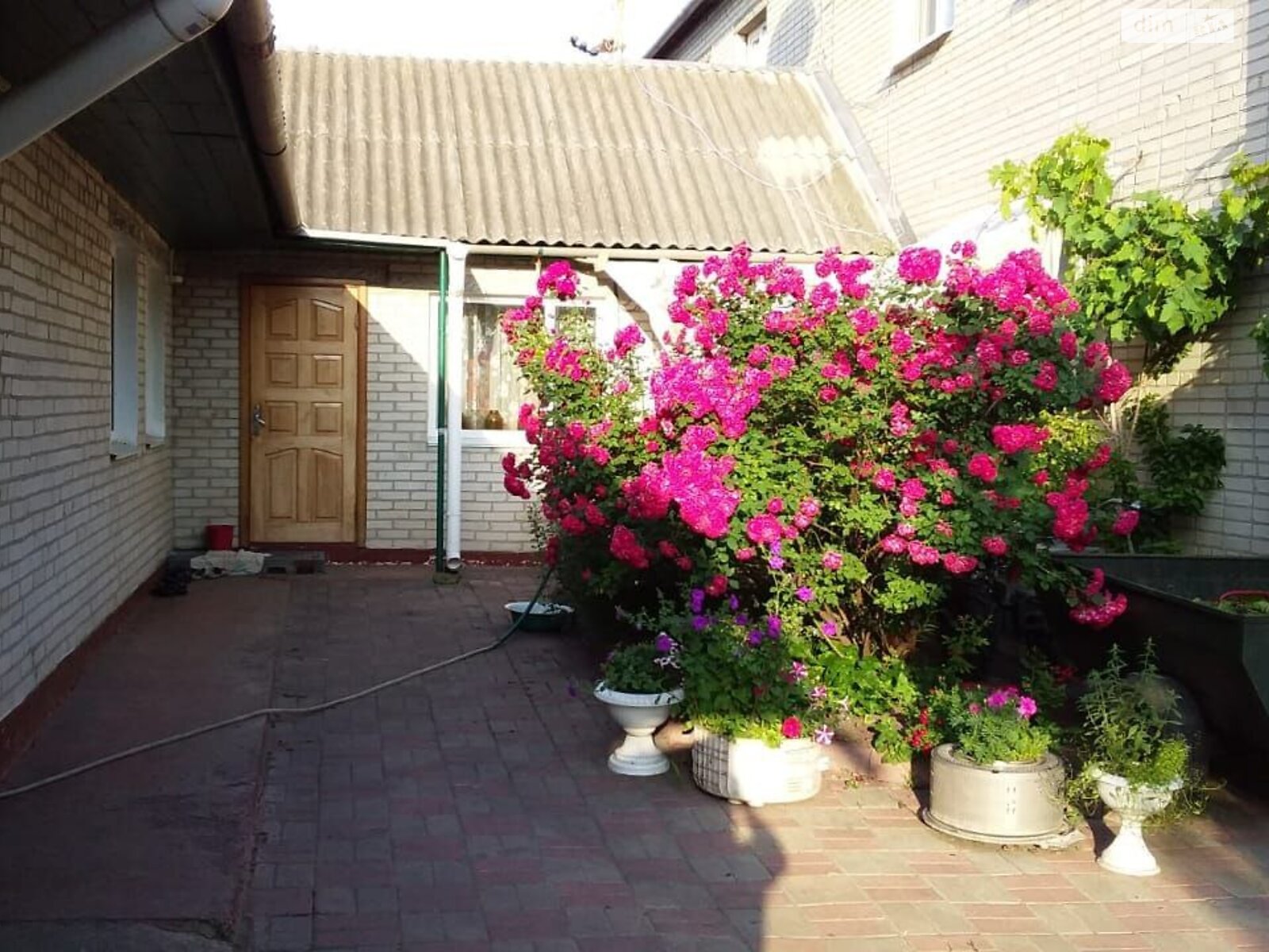 двухэтажный дом с гаражом, 180 кв. м, кирпич. Продажа в Белополье район Белополье фото 1 двухэтажный дом с гаражом, 180 кв. м, кирпич. Продажа в Белополье район Белополье фото 1