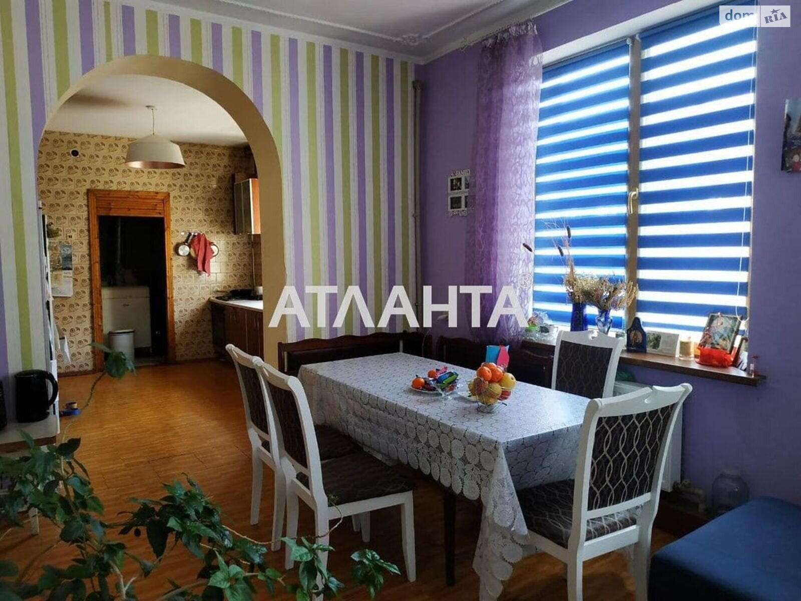 трехэтажный дом, 680 кв. м, кирпич. Продажа в undefined (Одесская обл.) фото 1