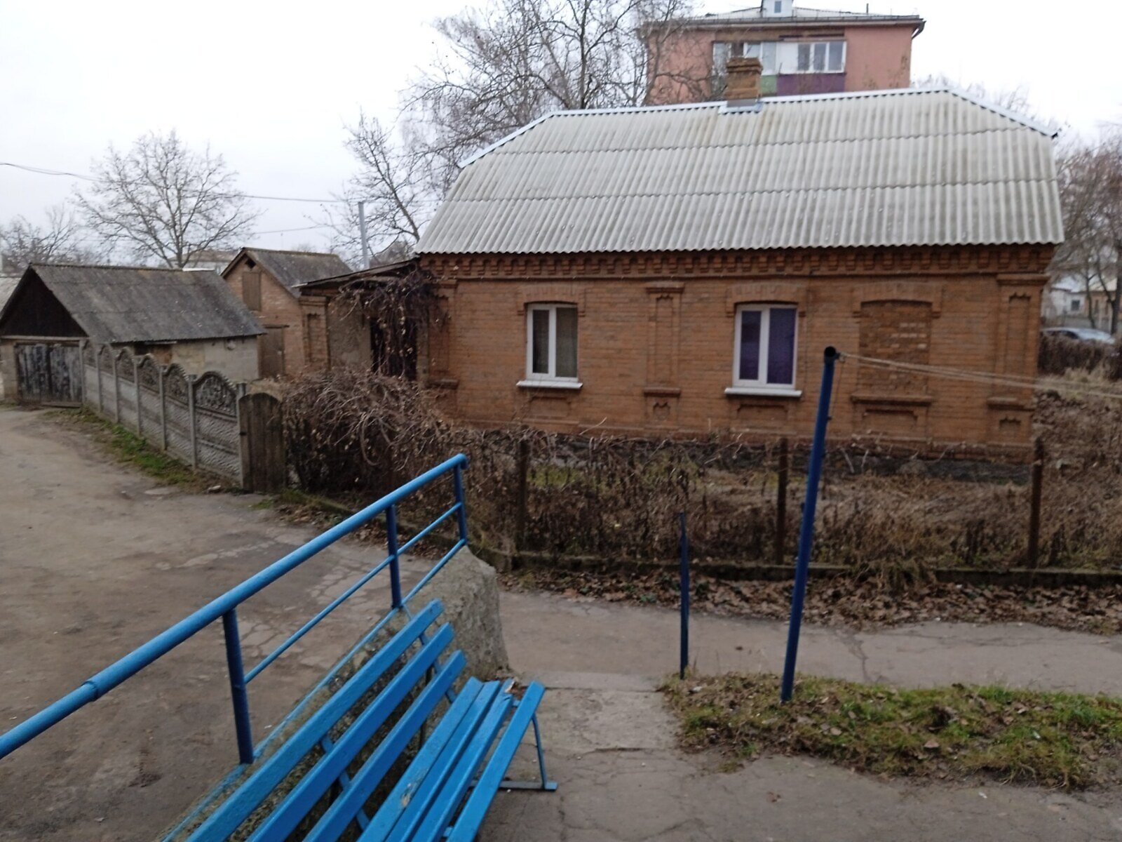 одноэтажный дом с гаражом, 64.2 кв. м, кирпич. Продажа в Бердичеве фото 1 одноэтажный дом с гаражом, 64.2 кв. м, кирпич. Продажа в Бердичеве фото 1