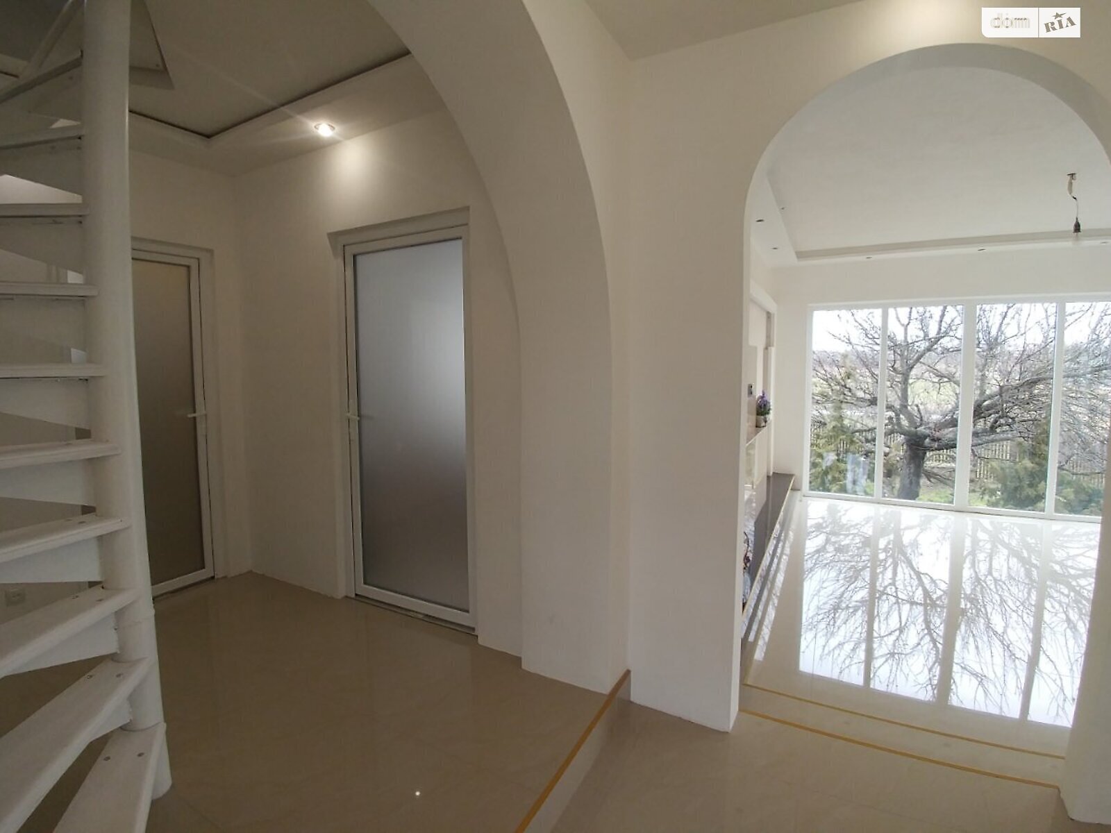 трехэтажный дом с гаражом, 180 кв. м, кирпич. Продажа в Берегове район Берегово фото 1 трехэтажный дом с гаражом, 180 кв. м, кирпич. Продажа в Берегове район Берегово фото 1