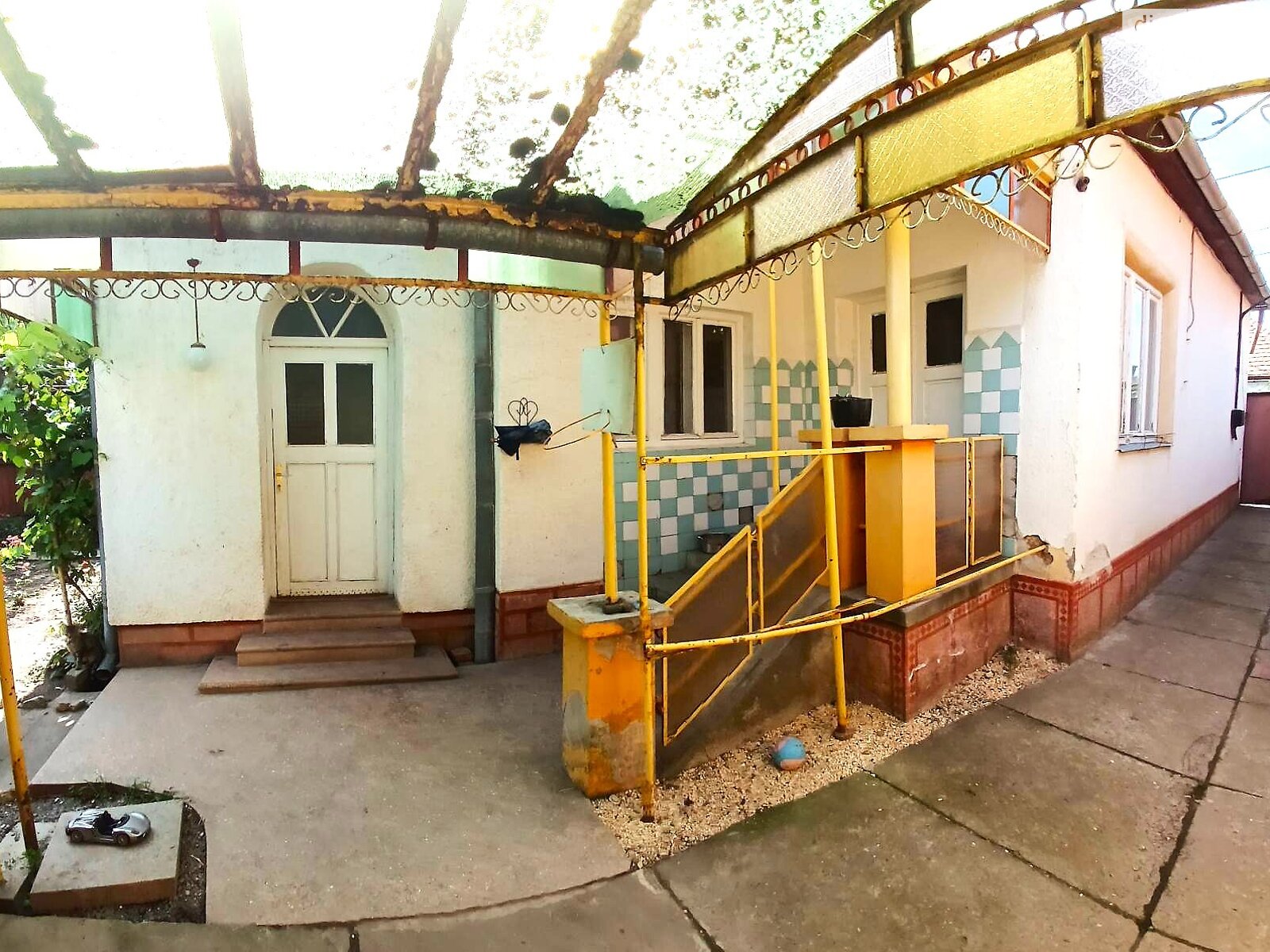 одноповерховий будинок з гаражем, 80 кв. м, цегла. Продаж у Береговому фото 1 одноповерховий будинок з гаражем, 80 кв. м, цегла. Продаж у Береговому фото 1