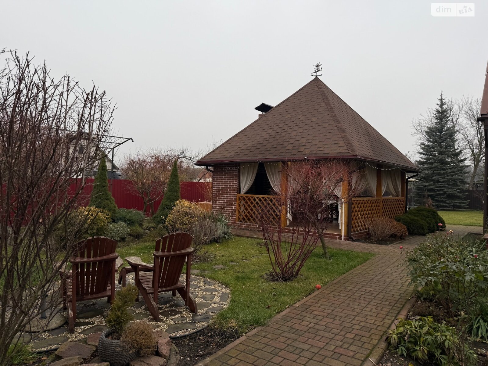 двухэтажный дом с верандой, 248 кв. м, кирпич. Продажа в Березани фото 1