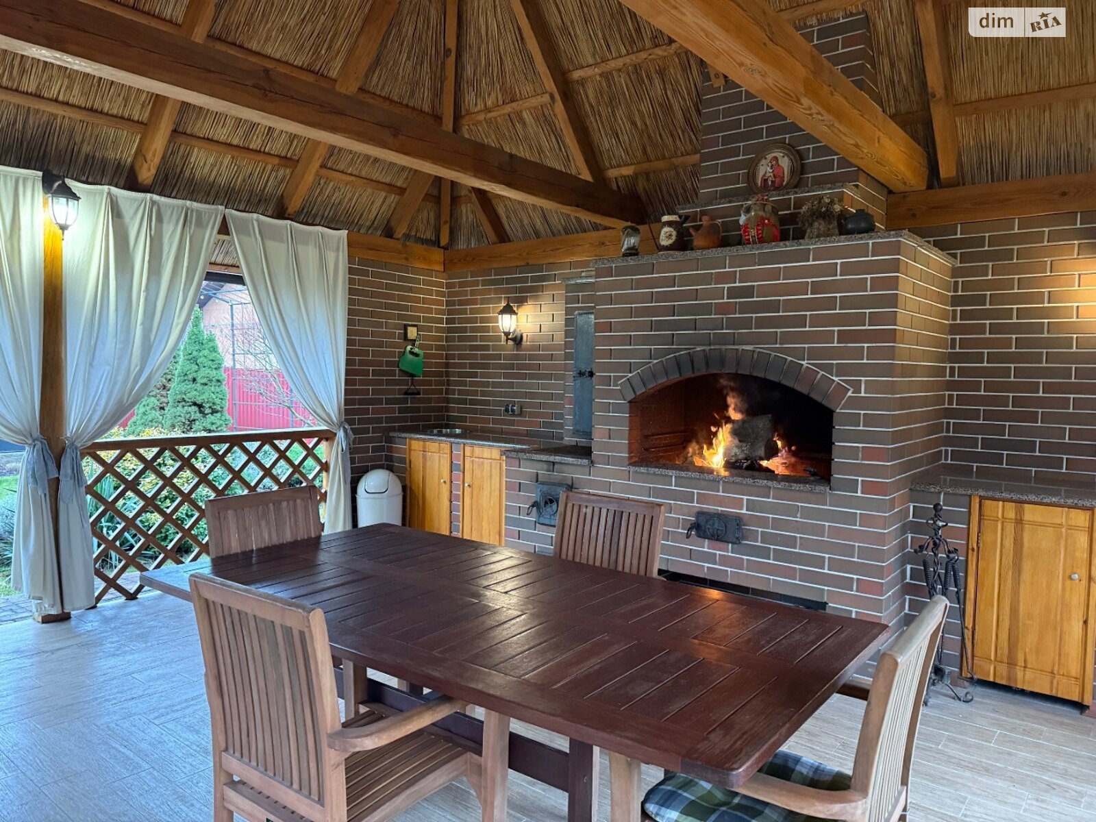 двухэтажный дом с верандой, 248 кв. м, кирпич. Продажа в Березани фото 1