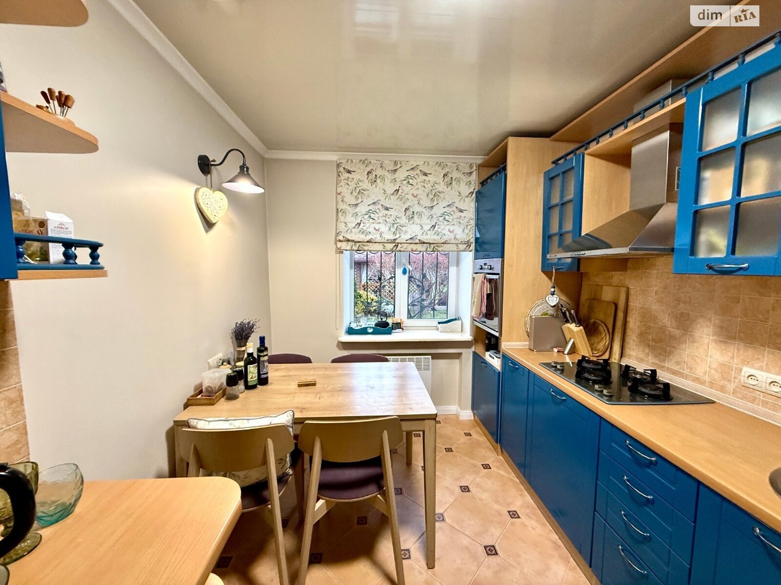 двухэтажный дом с верандой, 248 кв. м, кирпич. Продажа в Березани фото 1