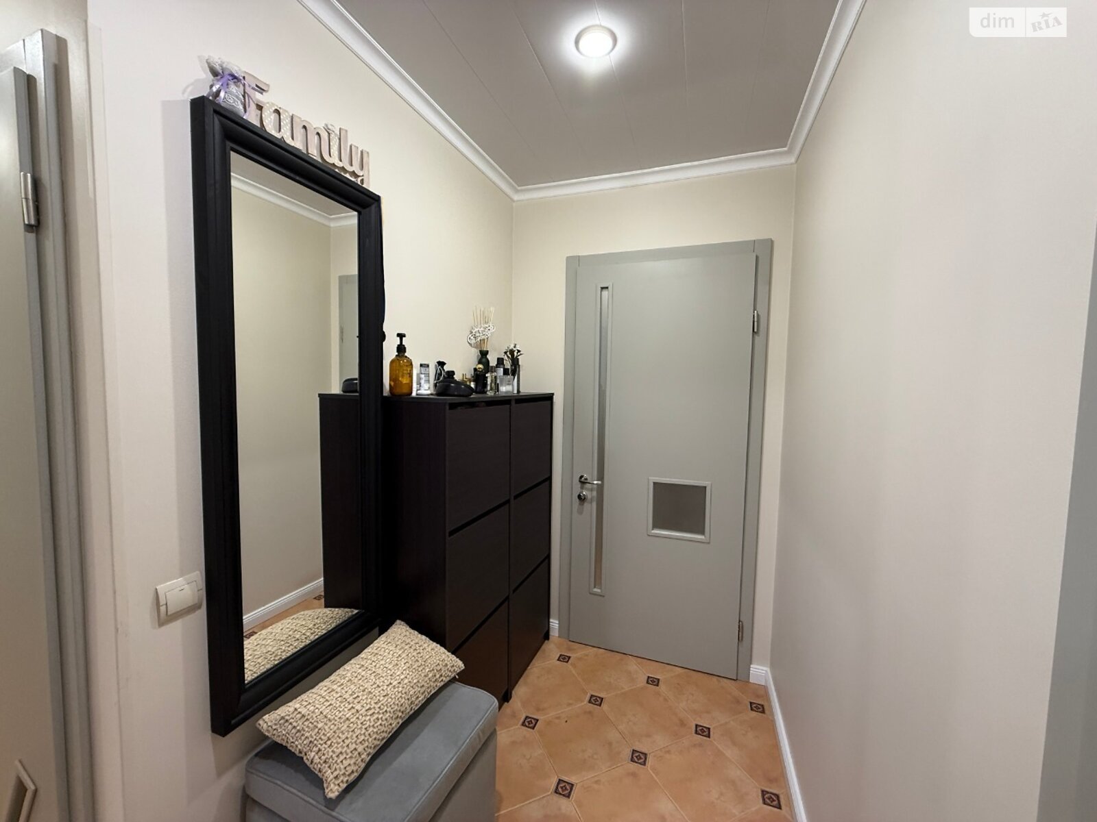 двухэтажный дом с верандой, 248 кв. м, кирпич. Продажа в Березани фото 1